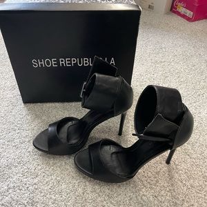 Women’s buckle heels